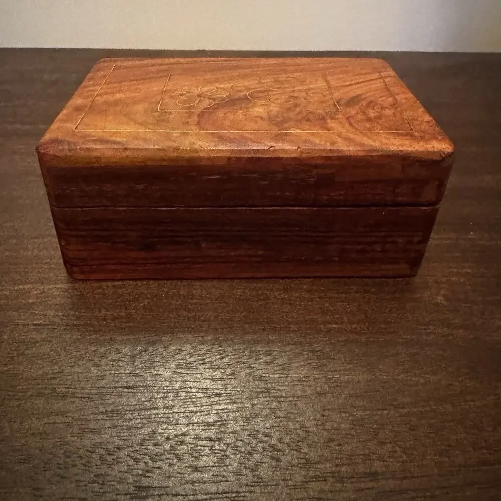 Wooden Box Hand Carved Brass‎ Inlaid Floral Hinged India Vtg Trinket Pen Artisan